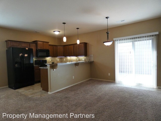Foto del edificio - 3 br, 2.5 bath Apartment - 10025 E Boston