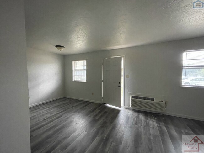 Foto del edificio - 1502 NW Kingsbury Ave