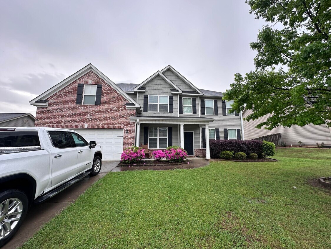 Primary Photo - 1440 Summit Way