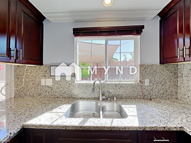 Building Photo - 3 br, 2 bath House - 4035 Pearl Ave