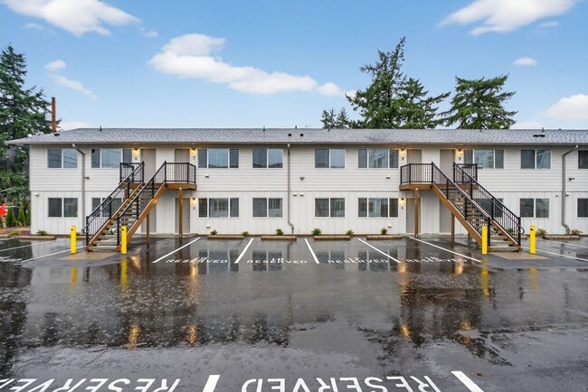 Building Photo - Woodstock Manor