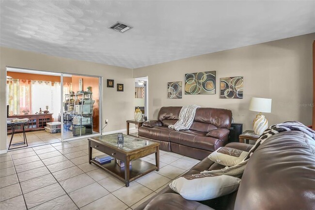 Building Photo - 525 Skylark Ln NW