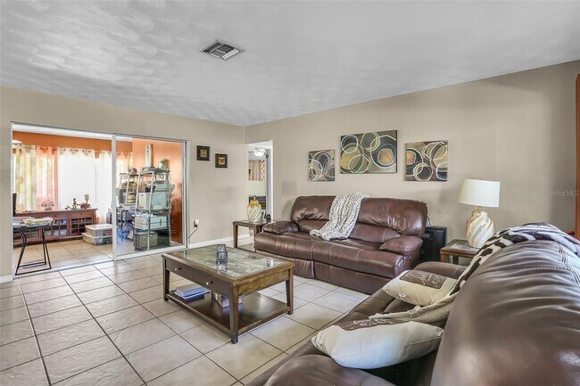 Foto del edificio - 525 Skylark Ln NW