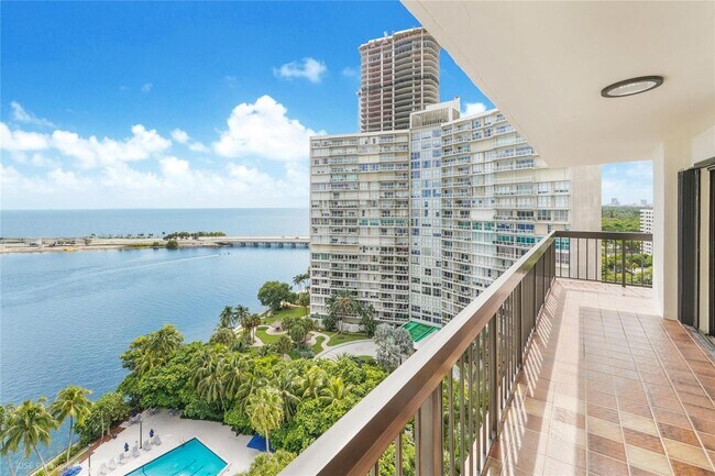 Building Photo - 2333 Brickell Ave