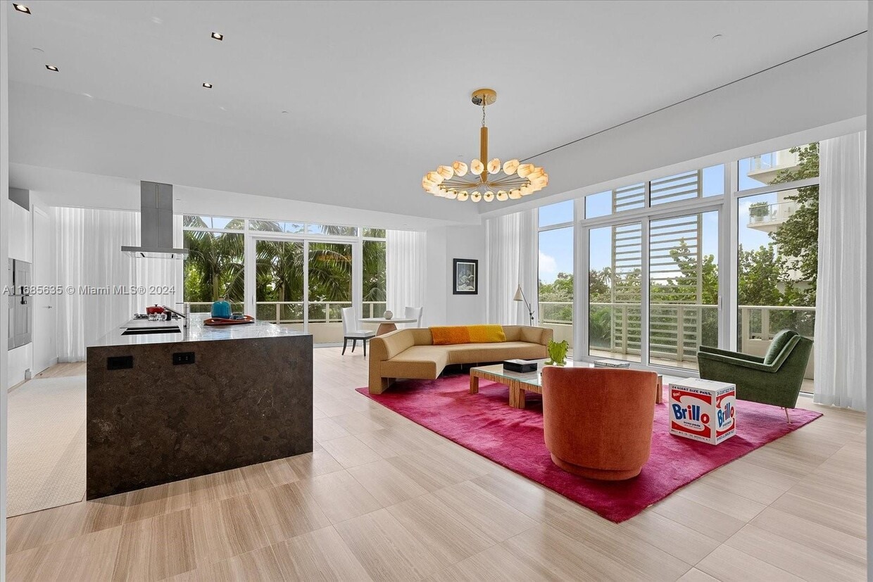 Foto principal - 4701 Meridian Ave