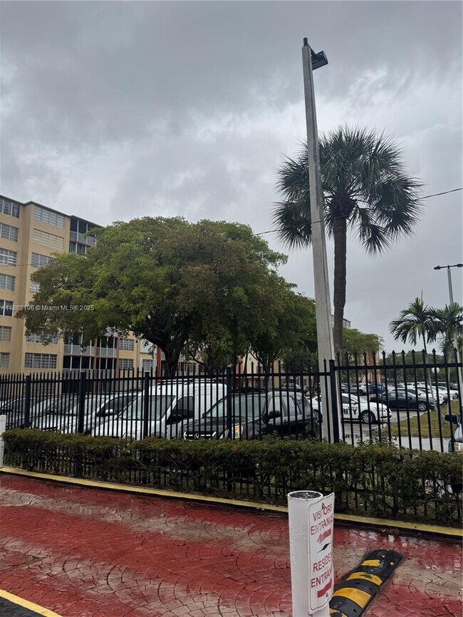 Foto del edificio - 1780 NE 191st St