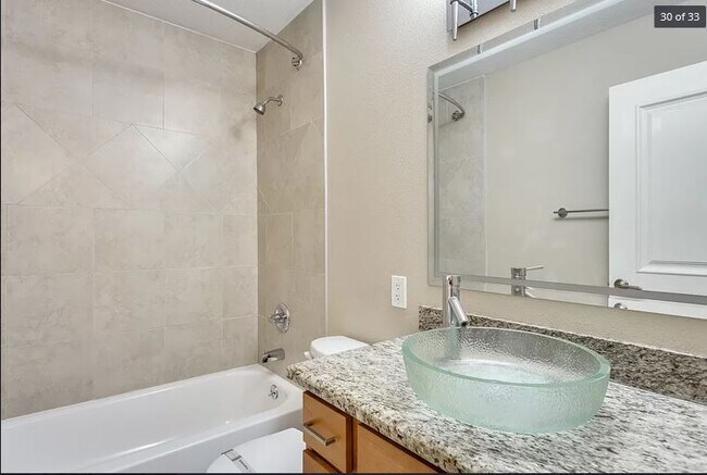 Foto del edificio - 1225 E Medlock Dr