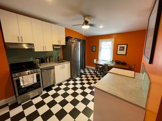 Foto del edificio - 137 Bracewell Ave