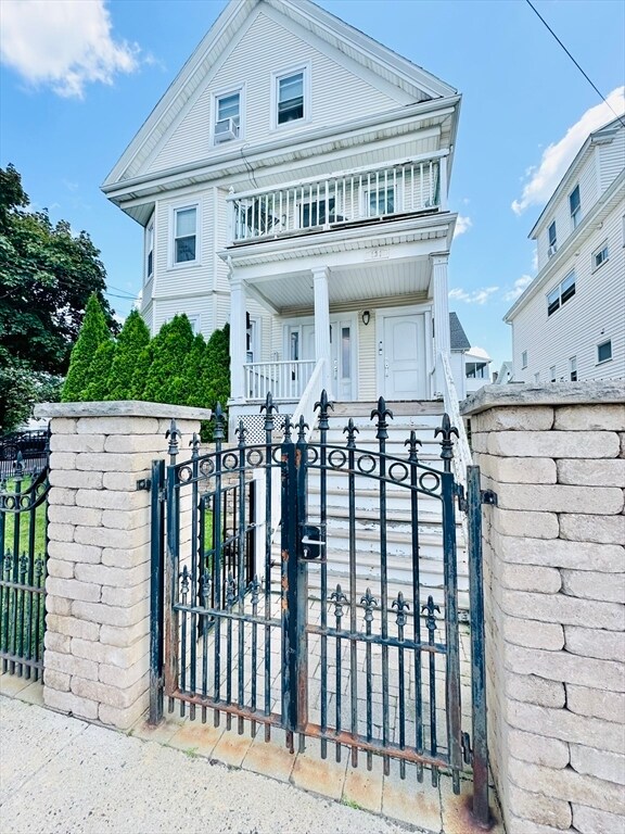 Building Photo - 131 Bucknam St