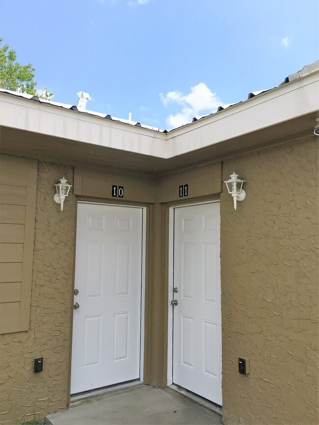New stucco. - STVP Ann St Apartments