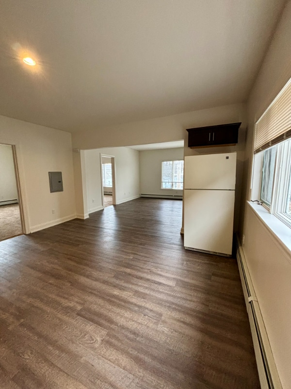 Building Photo - 85 Laverack Ave