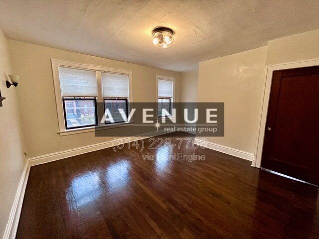 Foto del edificio - 2633 Russell Blvd