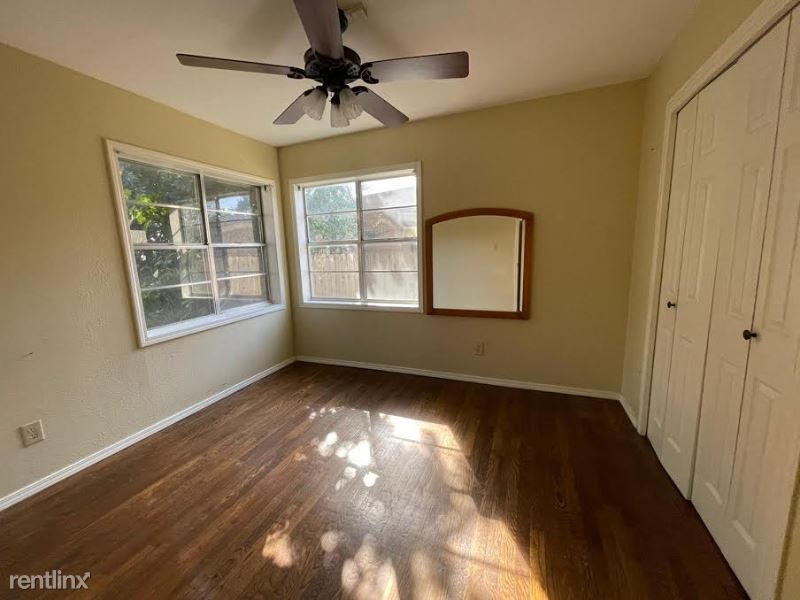Primary Photo - 3 br, 2 bath House - 305 S 4th St