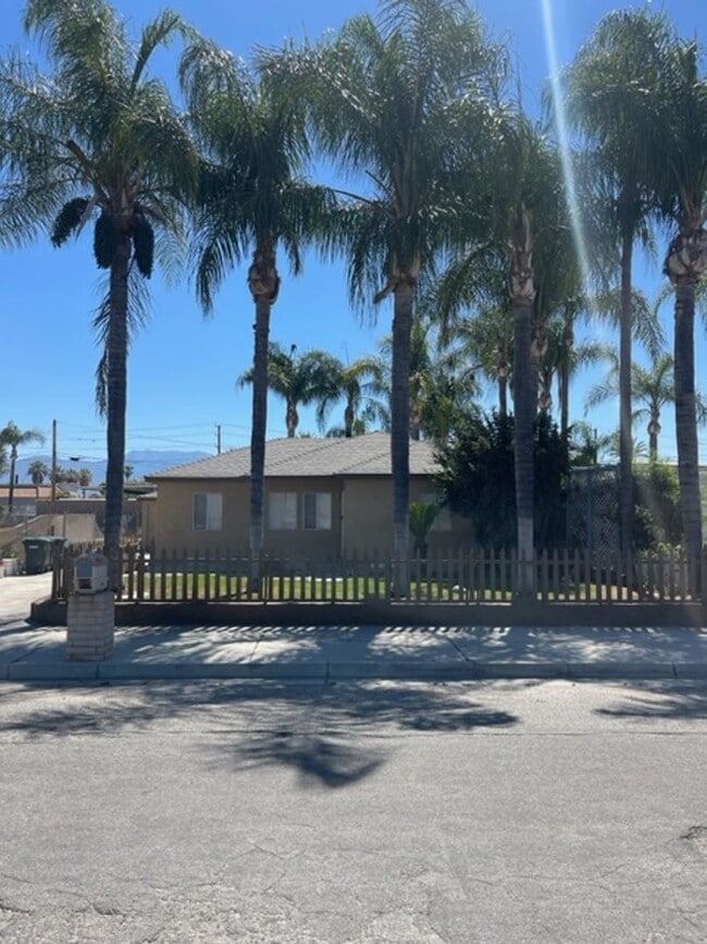 Building Photo - New Rental Home