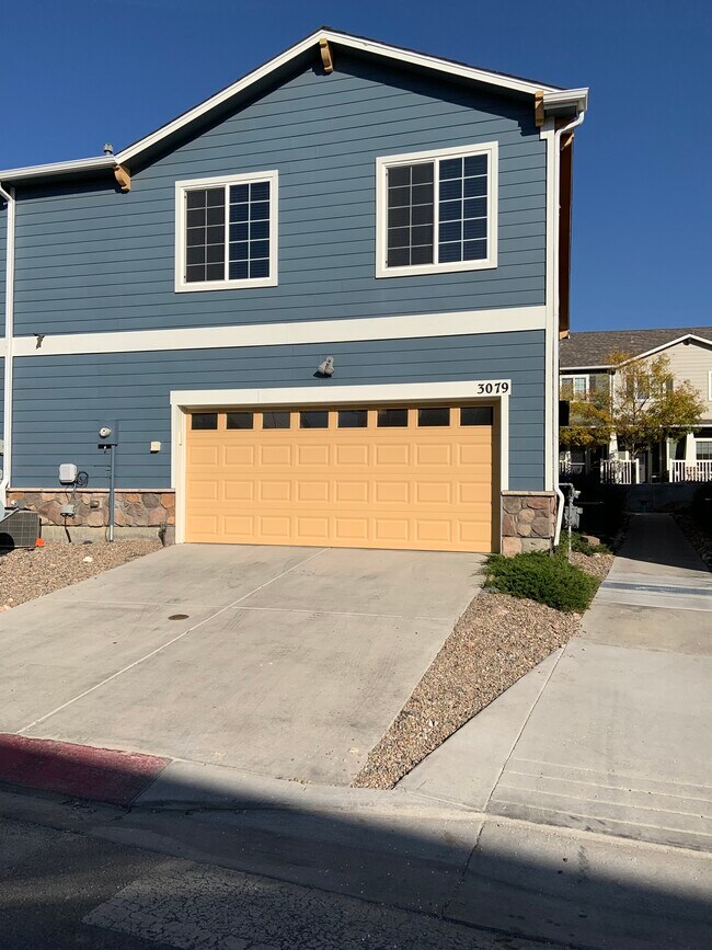 OVERSIZED 2 Car Garage & Driveway - 3079 Harpy Grv