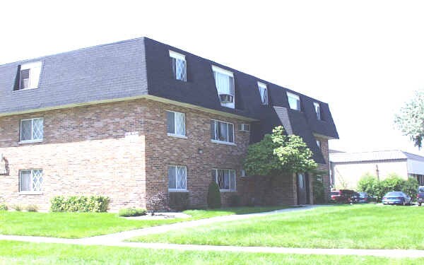 Primary Photo - Town and Country Villas Apartments