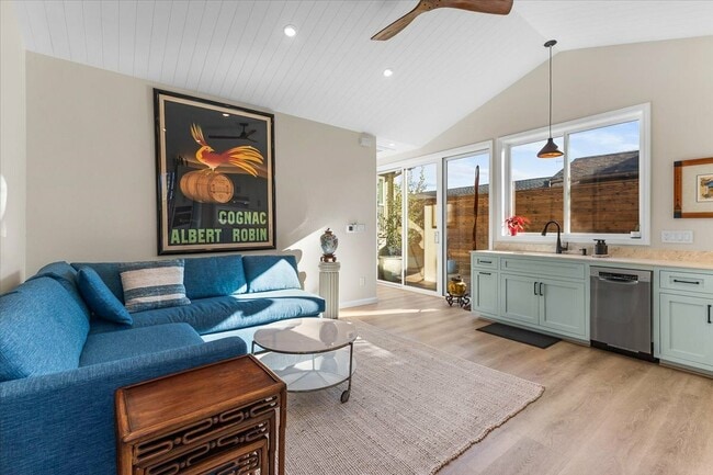 Building Photo - 402 Haydon St