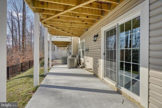 Building Photo - 1215 Orchid Rd