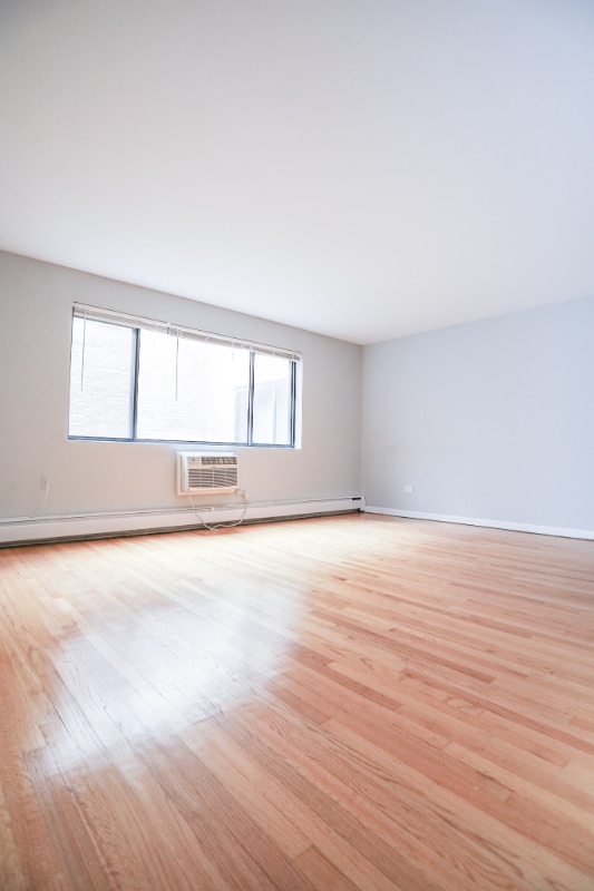 Primary Photo - 567 W Stratford Pl