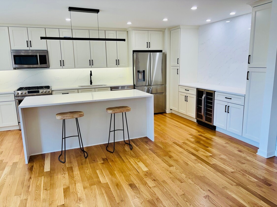 Photo - 222 S Racine Ave (Chicago, IL)