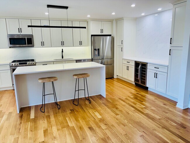 Photo - 222 S Racine Ave (Chicago, IL) Apartment