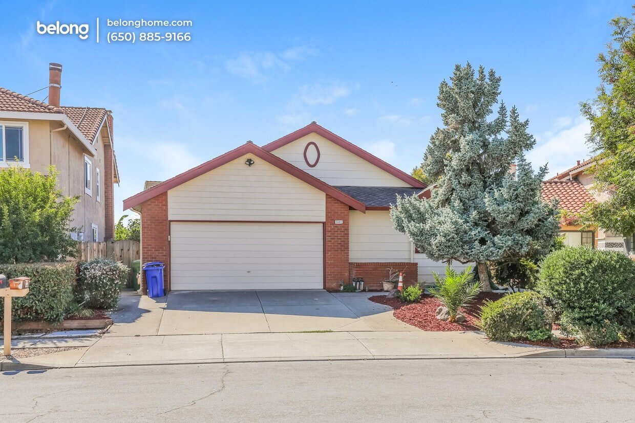 Primary Photo - 35617 Gleason Ln