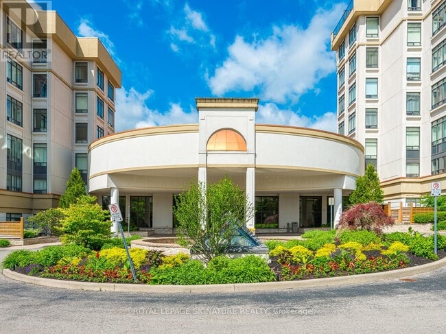 Photo du bâtiment - 11121 Yonge St