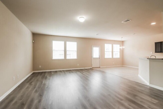 Building Photo - 18703 Walden Glen Cir