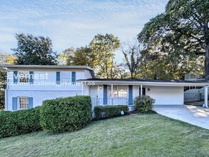 Building Photo - 409 Ferncliff Dr