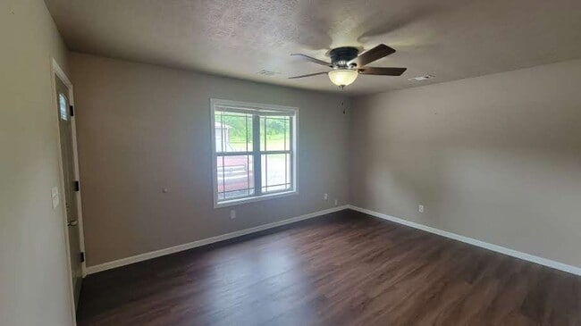 Foto del edificio - 3/1 Apartment in Batesville • Water Included • Commutable
