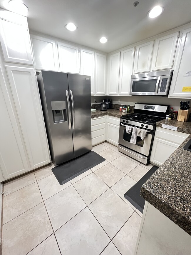 Building Photo - 13383 Savanna