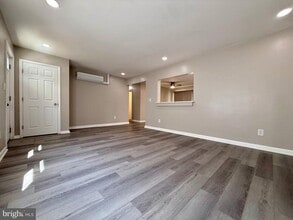Building Photo - 801 6th Rd