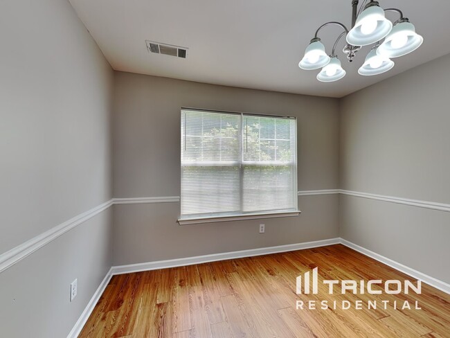 Foto del edificio - 3240 Mineral Ridge Ct