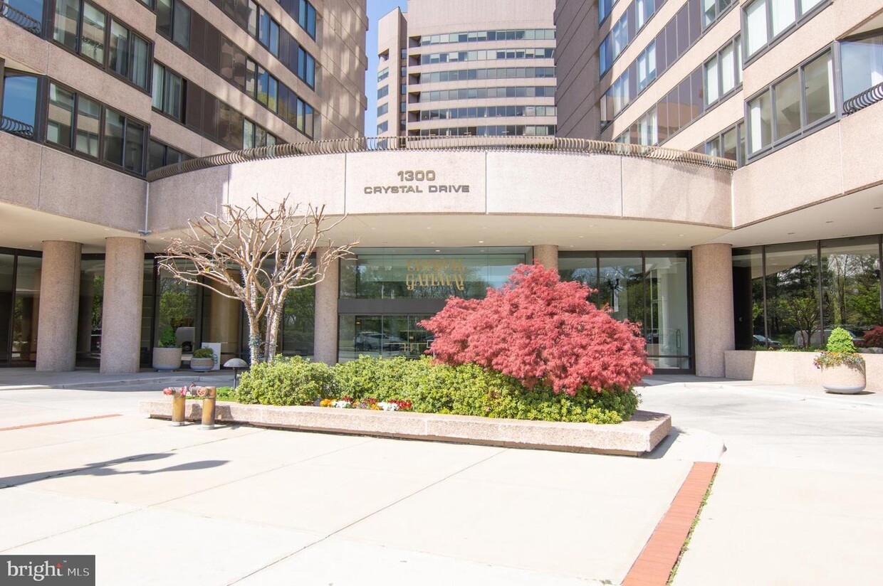 1300 Crystal Dr Unit 304S, Arlington, VA 22202 Room for Rent in