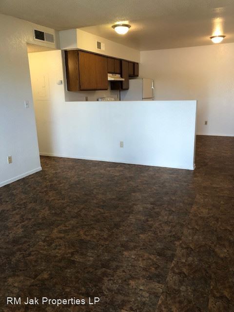 Foto principal - 5950 S Park Ave