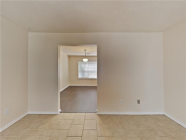 Building Photo - 410 Rill Crest Ct