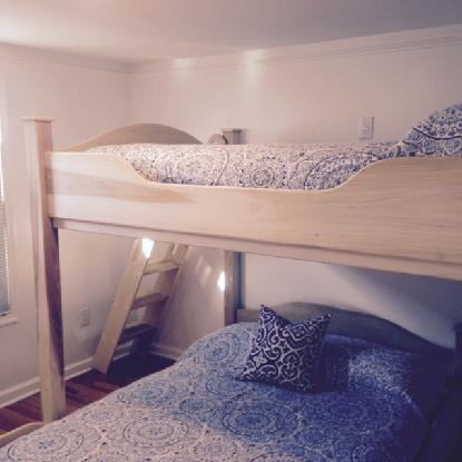 Foto del edificio - 100 Deforest Rd