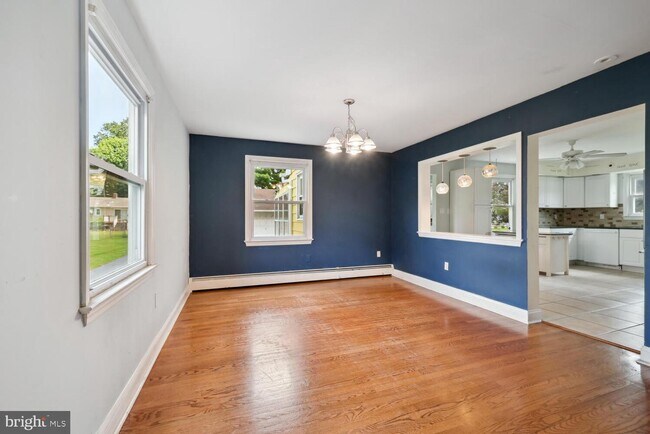 Building Photo - 446 Trinity Ave