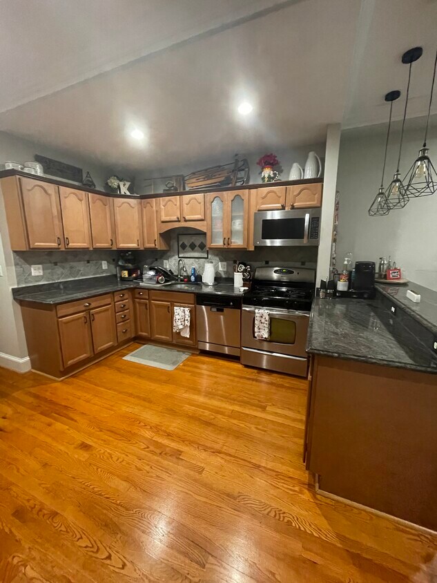 Primary Photo - 1234 S Charles St