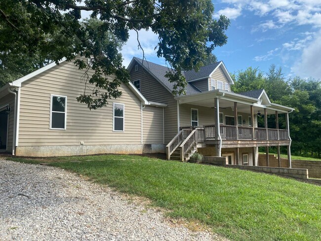 Foto del edificio - Nice 4 Bed, 2.5 Bath House in Alvaton