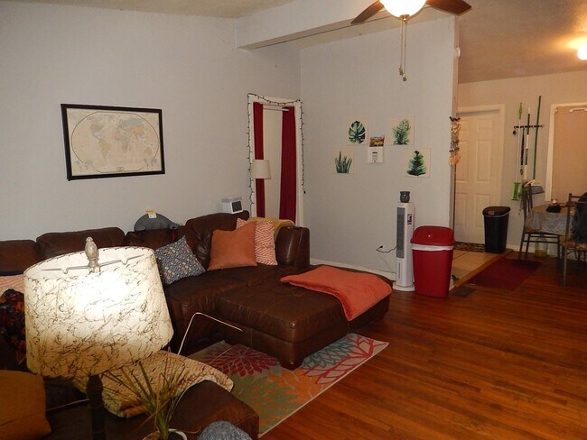 Foto del edificio - 1663 Sharkey St