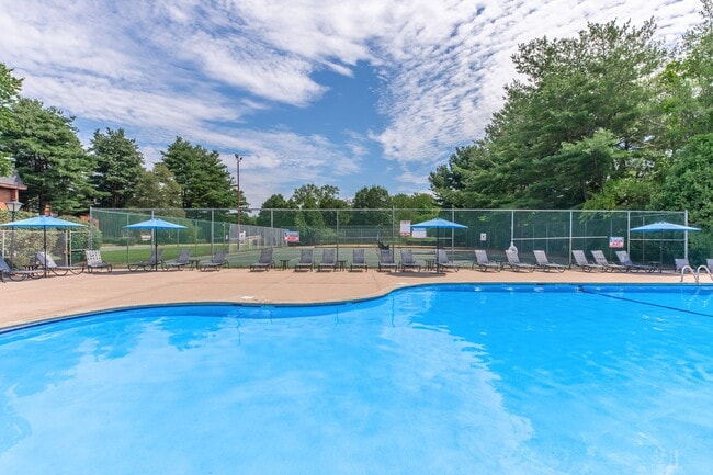 Building Photo - Woodcliff Estates