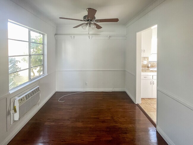 Foto del edificio - 5858 Coldwater Canyon Ave
