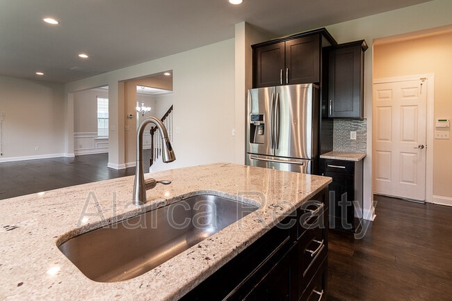 Building Photo - 127 Blossom Ridge Dr