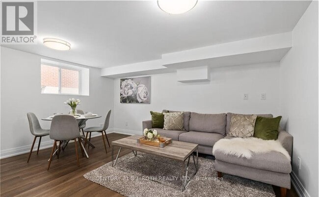 Building Photo - 59 Holgate St