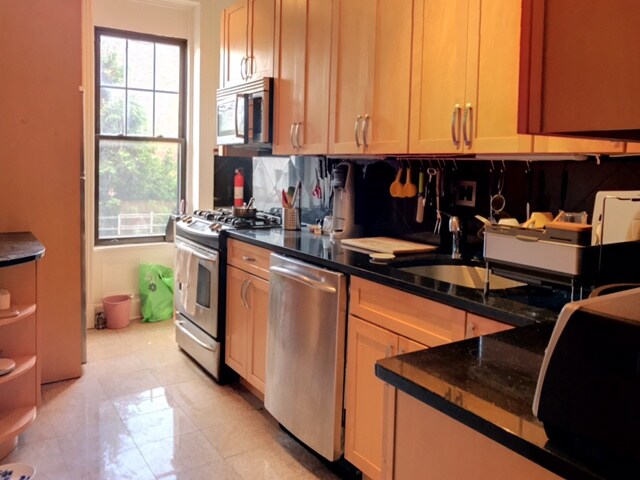 Primary Photo - 489 7th Ave