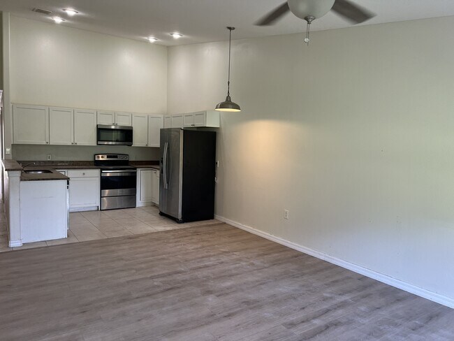 Foto del edificio - 37215 Grassy Hill Ln