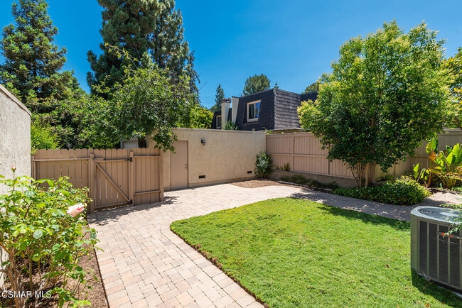 Building Photo - 1520 Redwood Cir