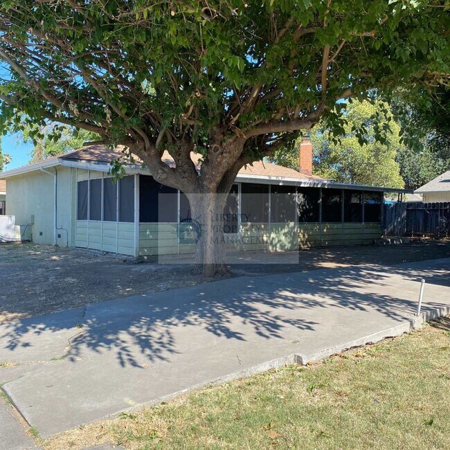 Building Photo - 8210 Don Ave