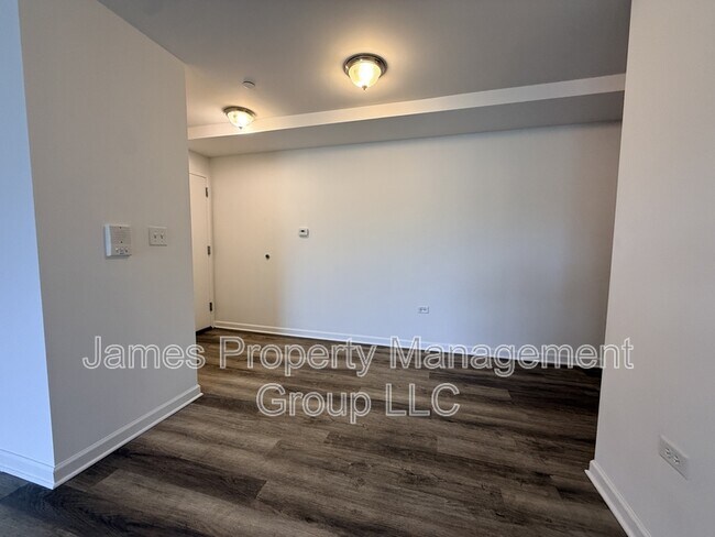 Foto del edificio - 831 Mcintosh Ct